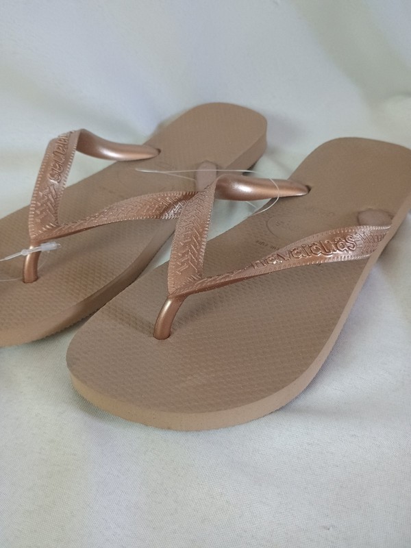 NEW Havaianas Flip Flops Sandal Rose Gold  US 9/10 Women's or  8 Men's.  (4)