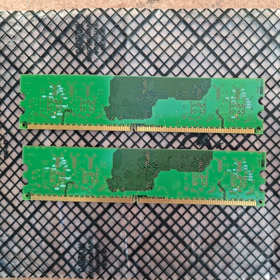 512MB (2x 256MB) Infineon HYS64T32000HU-5-A, PC2-3200U DDR2 400Mhz DIMM Memory - Image 2 of 2