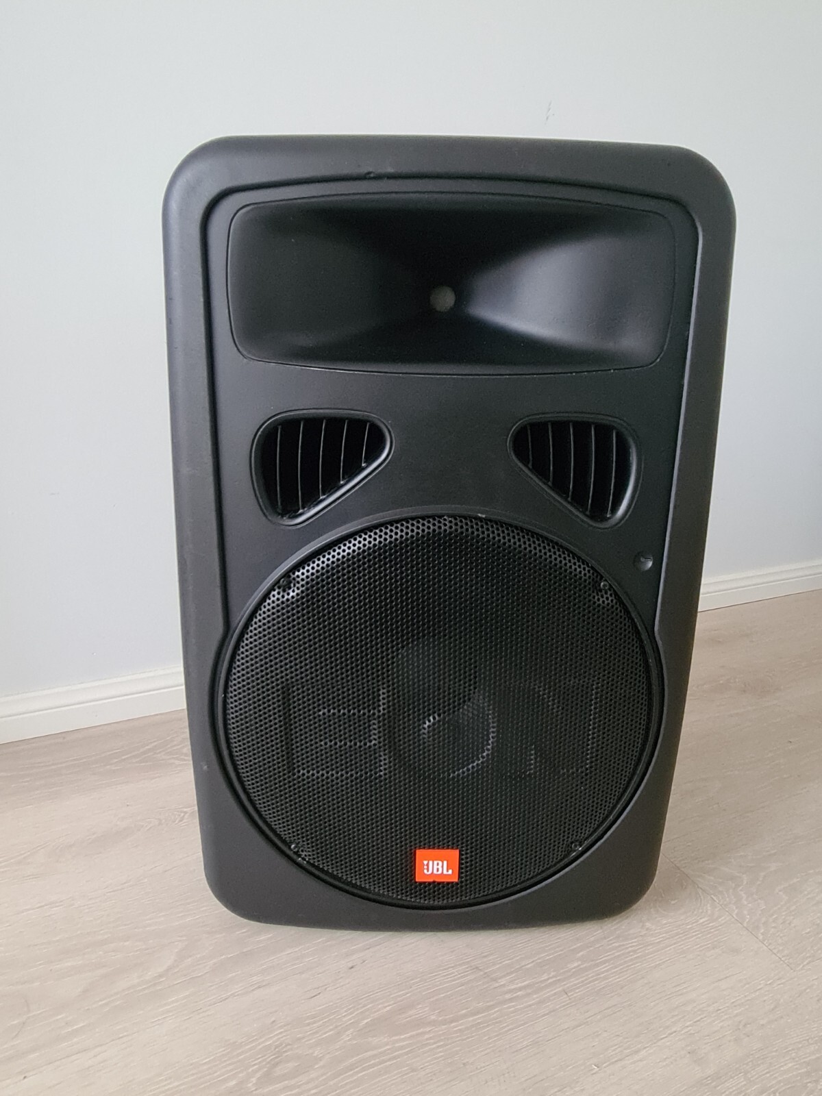 JBL EON 15 G2 Powered Speakers eBay