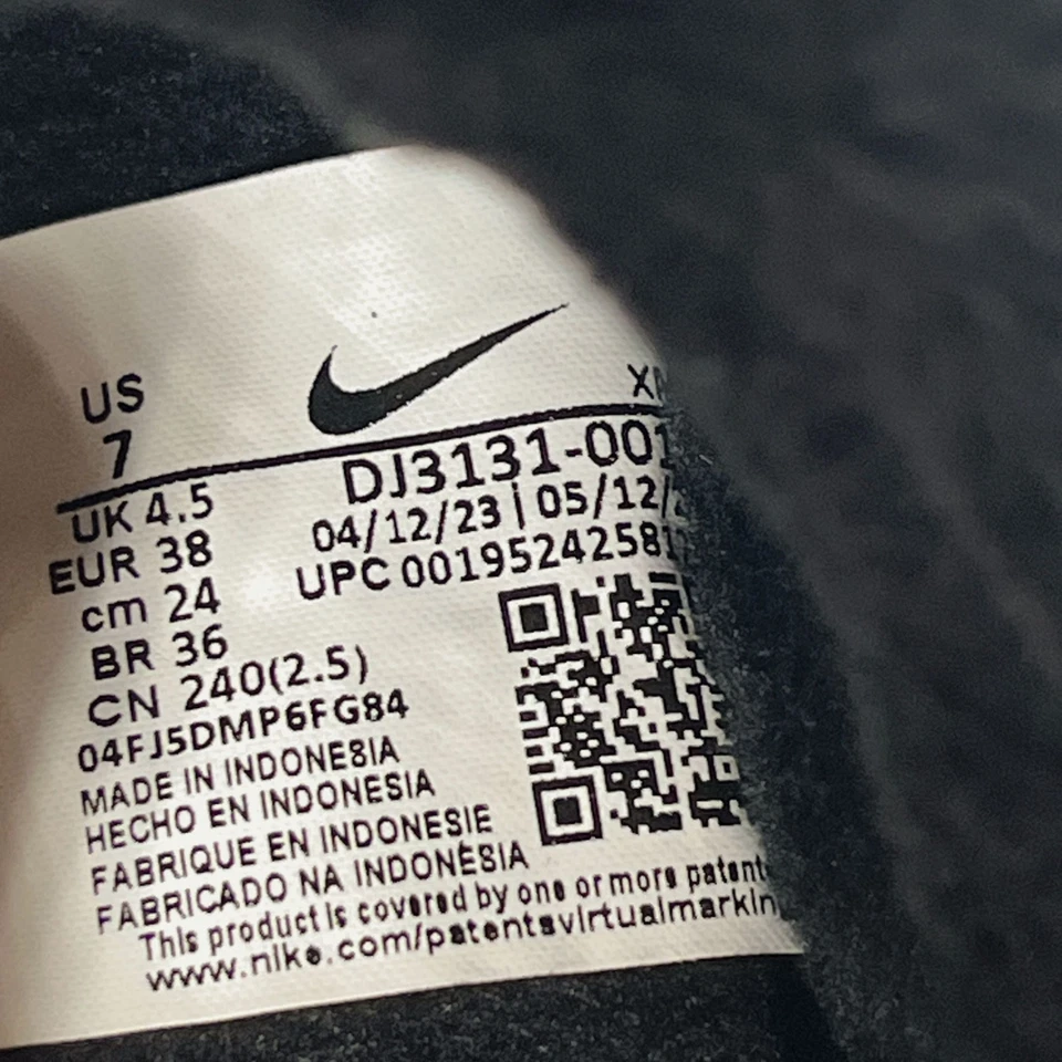 Zapatillas para mujer Nike Burrow interior/exterior negras/blancas DJ3131-001 talla: 7 Foto 2 de 4