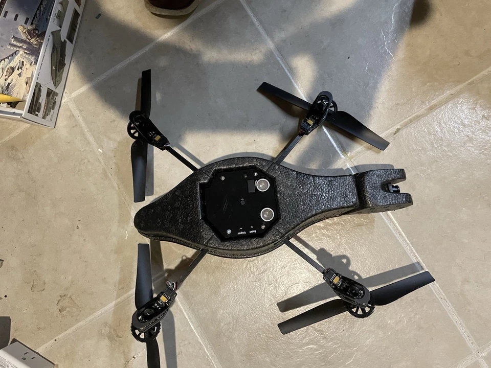 Parrot AR Drone The Flying Video Game NEEDS BATTERY - Image 2 of 4