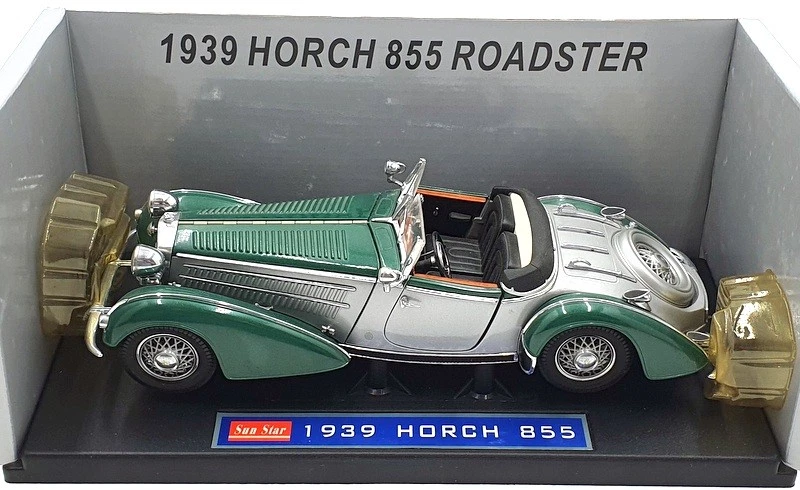 Sun Star 1/18 Scale Diecast 2404 - 1939 Horch 855 Roadster - Green/Silver - Image 4 of 4