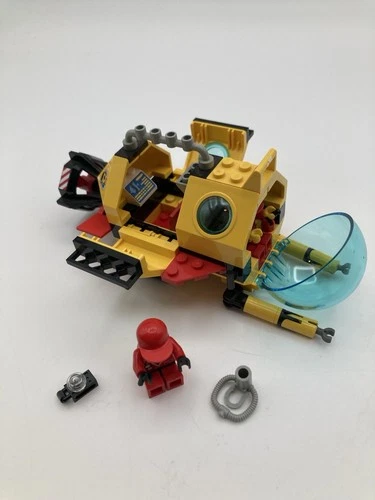 Vintage LEGO Set 6442 Town Diver Sting Ray Explorer (1997) Parts & Mini Figures