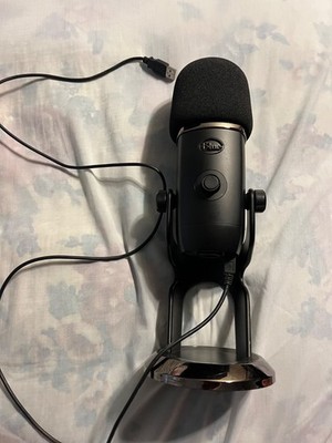 Yeti X Professional USB Microphone for Gaming Streaming and Podcasting