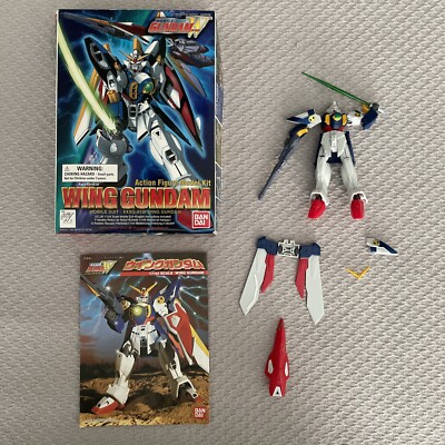 1995 Bandai Wing Gundam Mobile Suit XXXG-01W Model Kit 1/144 Scale