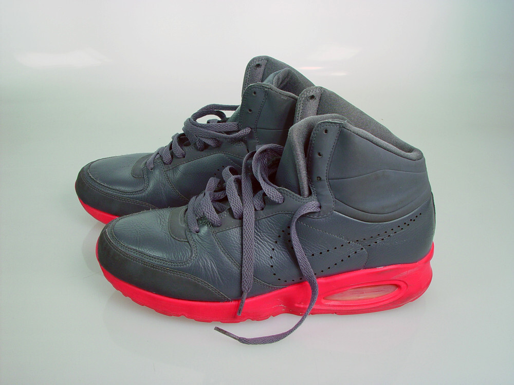 Dead stock Nike Air Maximas Dark Grey Solar Red (395812-003) MEN Size 10