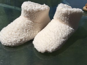 fuzzy house boots