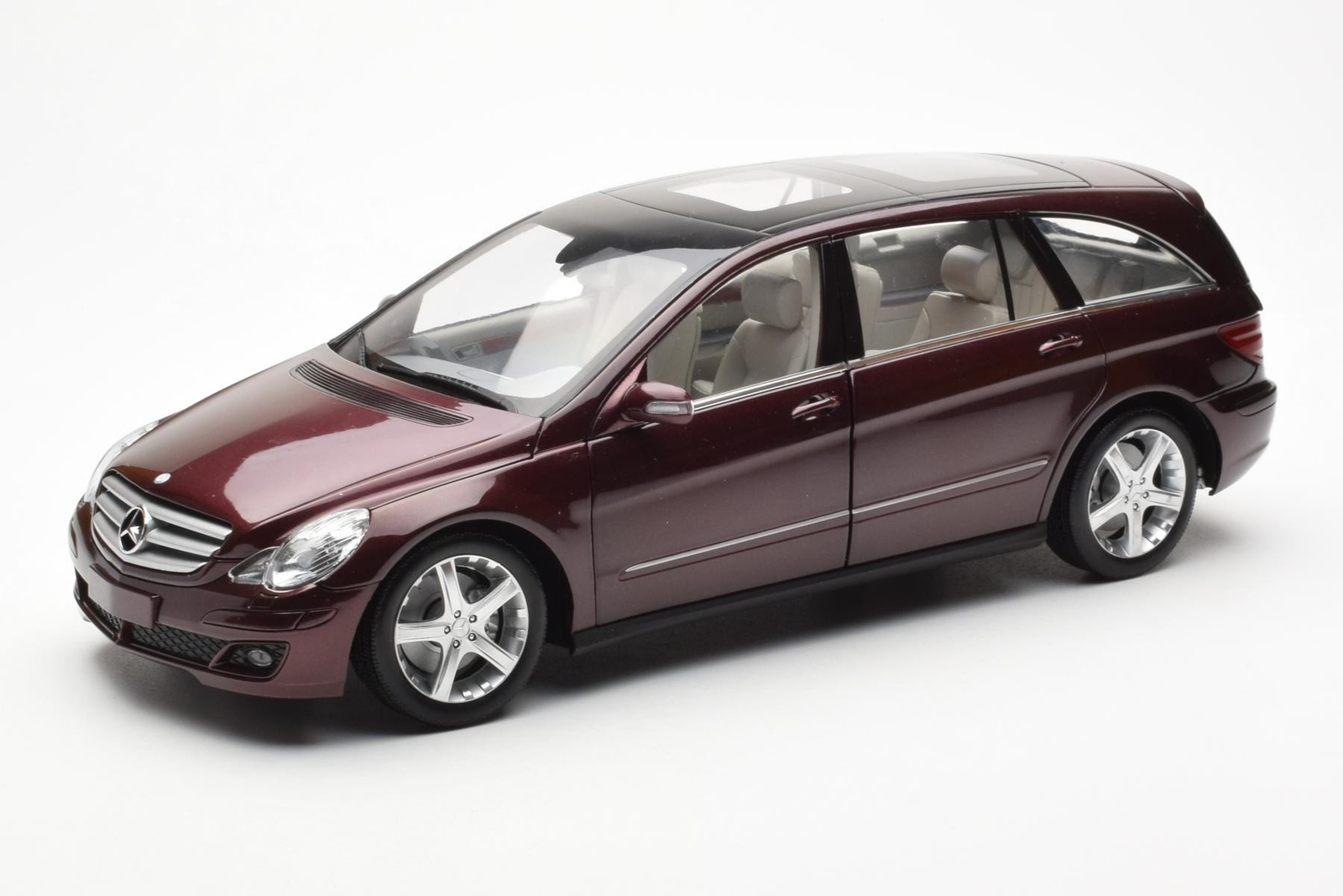 Minichamps Mercedes R-class 2006 1:18 150034602