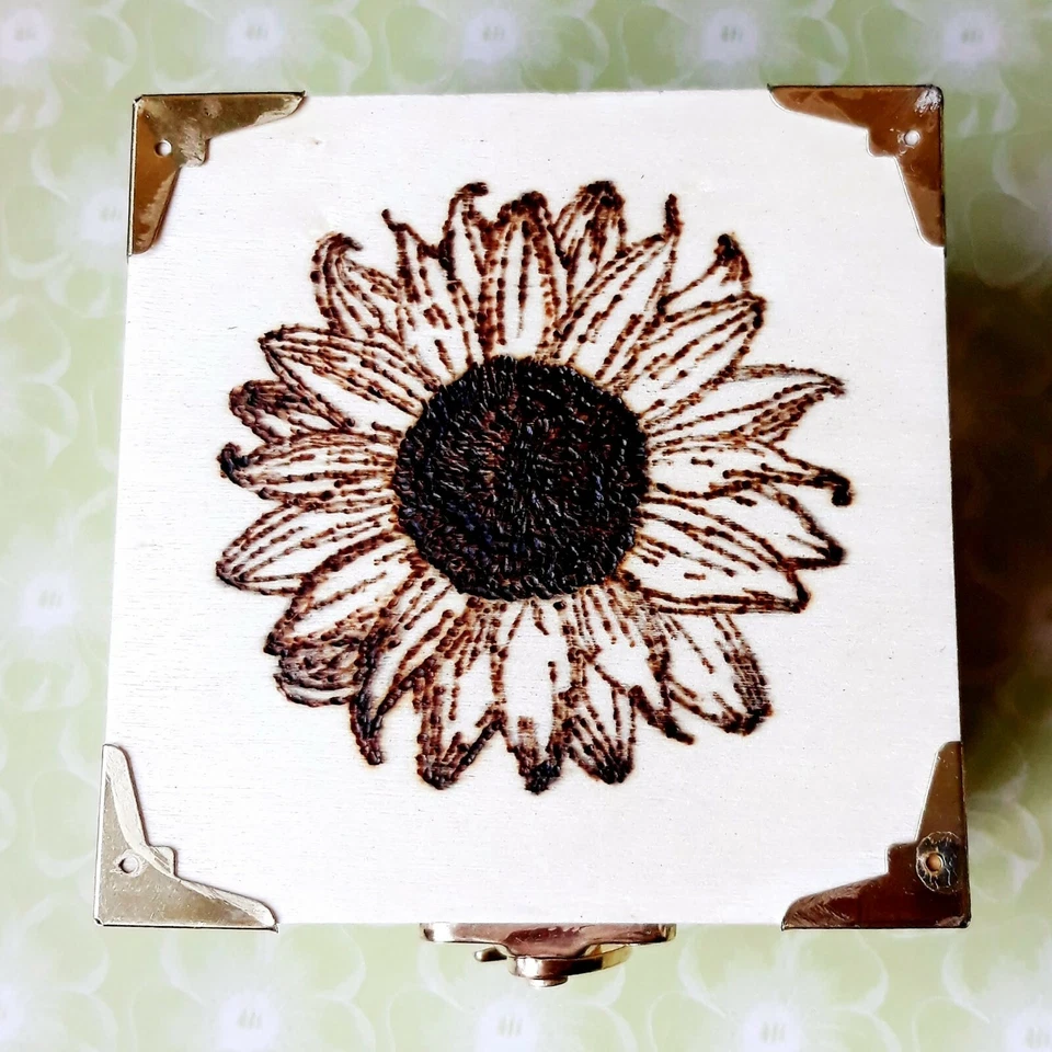 Sunflower Personalised Wooden Square Trinket Box. Pyrography. - Image 3 of 4