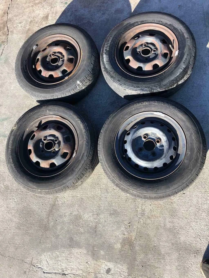 2001 HYUNDAI ACCENT Wheel Rim And Tire 175/70R13; Steel Wheel Rin Set of four *J - Image 3 of 4