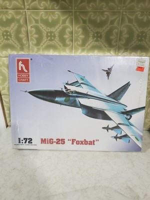 Hobby Craft MiG-25  Foxbat  1:72 HC1312 Model Airplane Kit Open Box