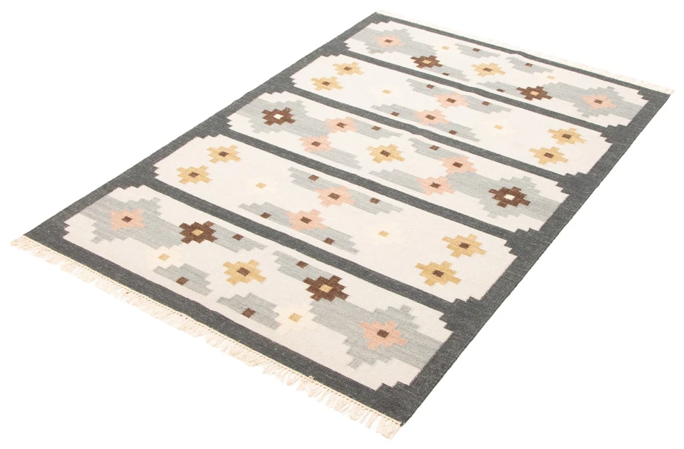 Traditional Vintage Hand Woven Oriental Carpet 5'3" x 7'7" Wool Kilim Area Rug - Image 4 of 4