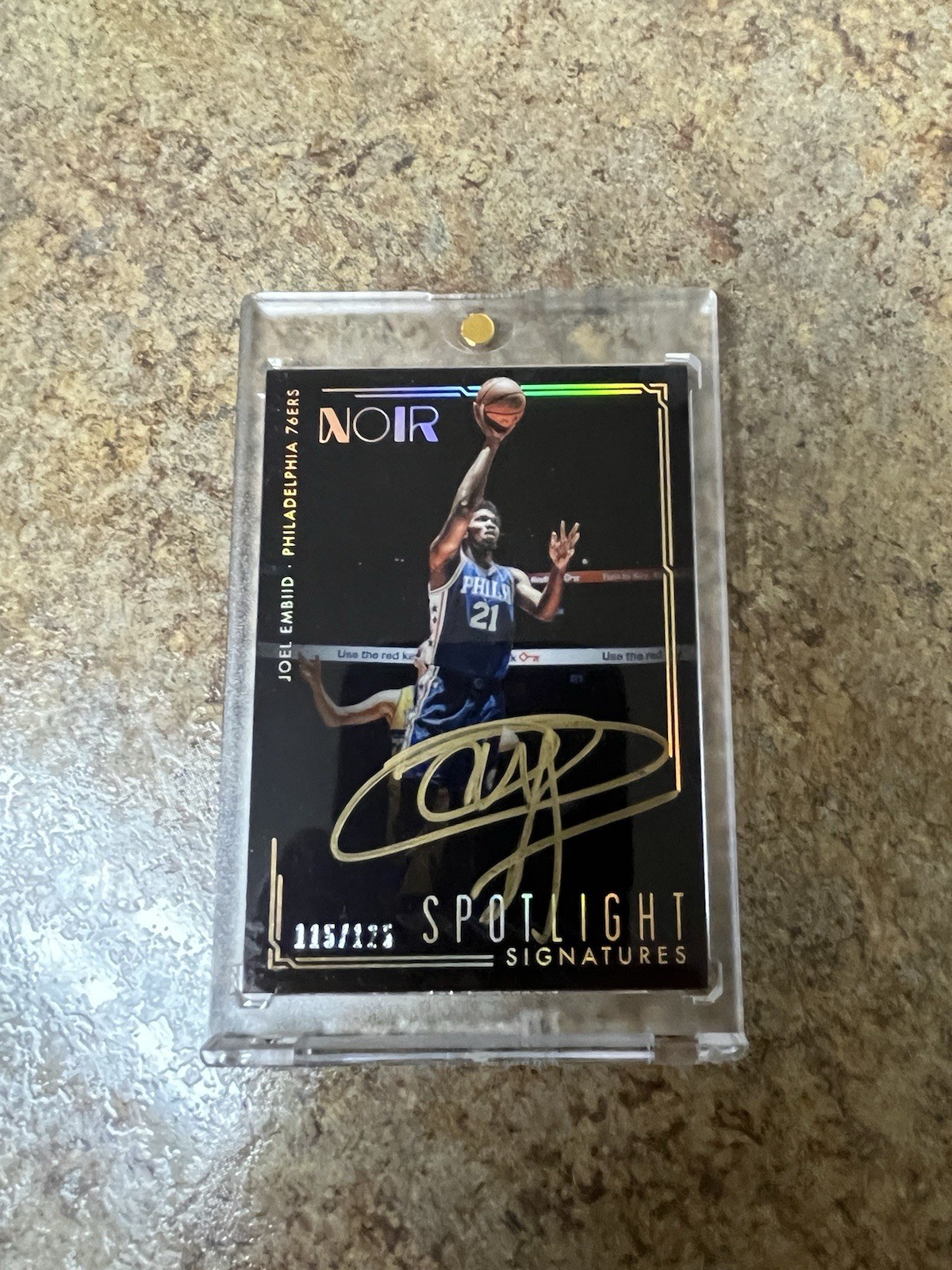 2016-17 Joel Embiid Noir Spotlight Signatures Gold Autograph /125