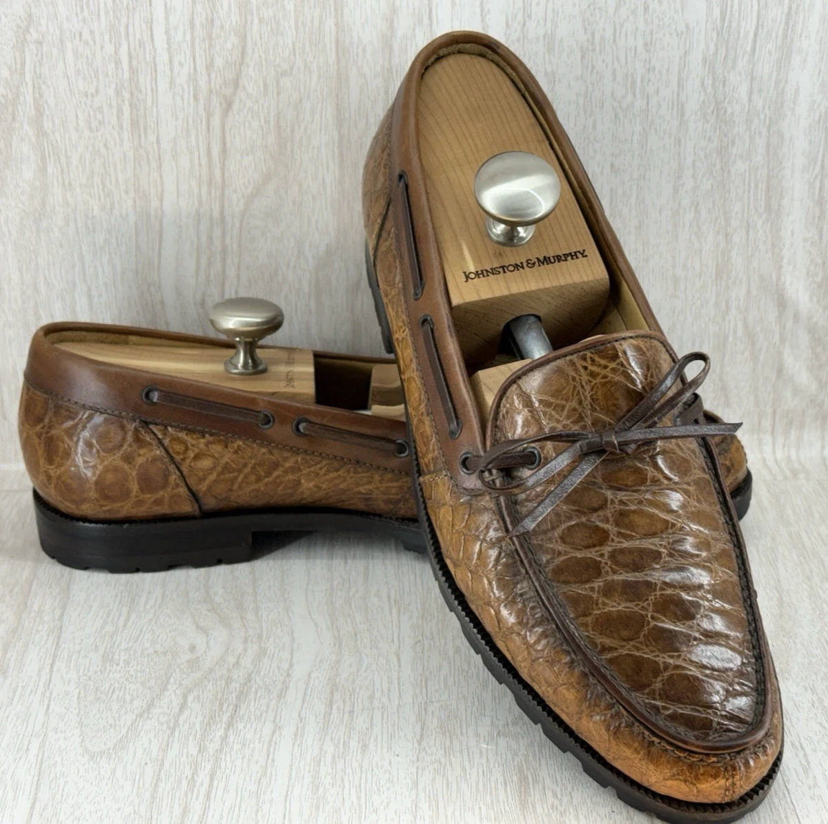 Mens genuine alligator two-tone slide. Gold emblems on the top. Cartier - Cartier Riviera / Ultra Thin / 18K Gold main image 3