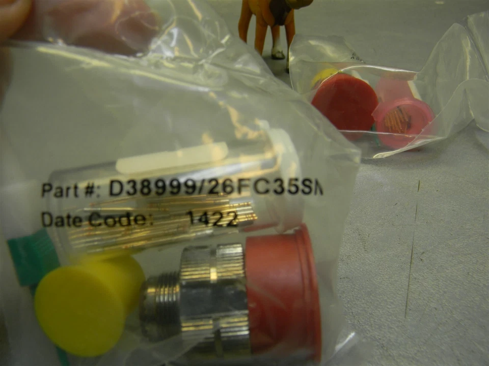 Amphenol D38999/26FC35SN Circular MIL Spec Connector CONN PLUG ST 22 POS - Image 2 of 4