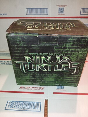 Teenage Mutant Ninja Turtles Raphael Exclusive Movie Statue & Blu-Ray NEW.