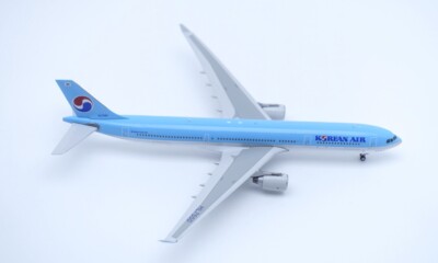 1:400 Phoenix Korean Air Airbus A330-300 Airplane Diecast Aircraft