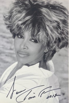 TINA TURNER, RARE, COLLECTOR'S PHOTO, LEGENDARY AUTHOGRAPH ,8.5x11 REPRINT
