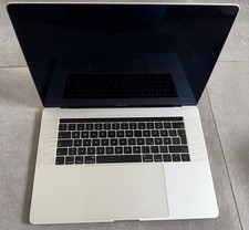 Apple MacBook Pro 15 Zoll 2018, 2,9 Ghz i9-16 GB-1TB SSD -silber-