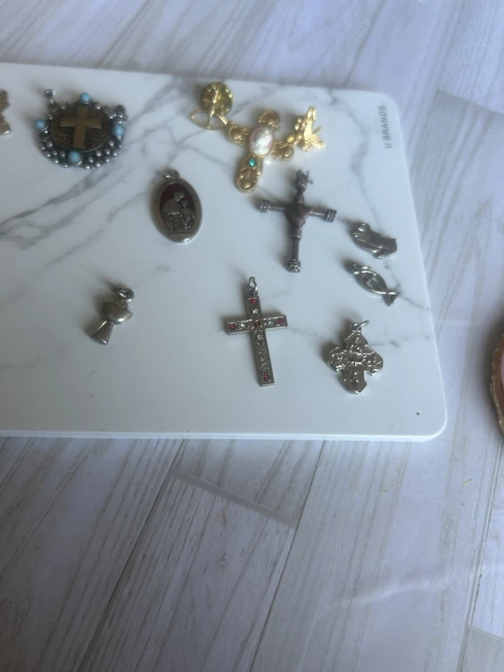 Lote de dijes de joyería religiosa para fabricante de joyas Foto 2 de 3