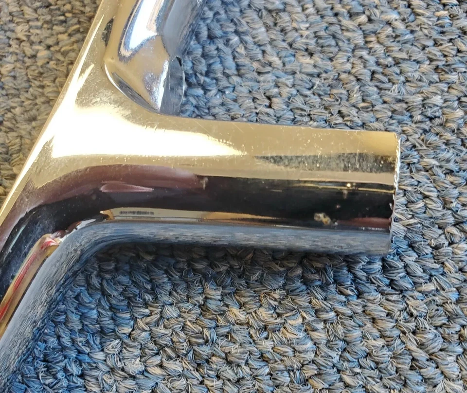 Barra de bocina satélite Plymouth Belvedere Savoy 1961 adorno 2201294 nuevo en stock Foto 2 de 4