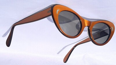 Stunning! Vintage 50s Women display picture 2