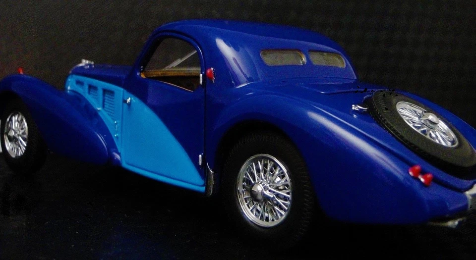 Bugatti Race Car1 24Racing Racer Veyron Custom Built18Metal Body12Chiron Model - Image 2 of 4