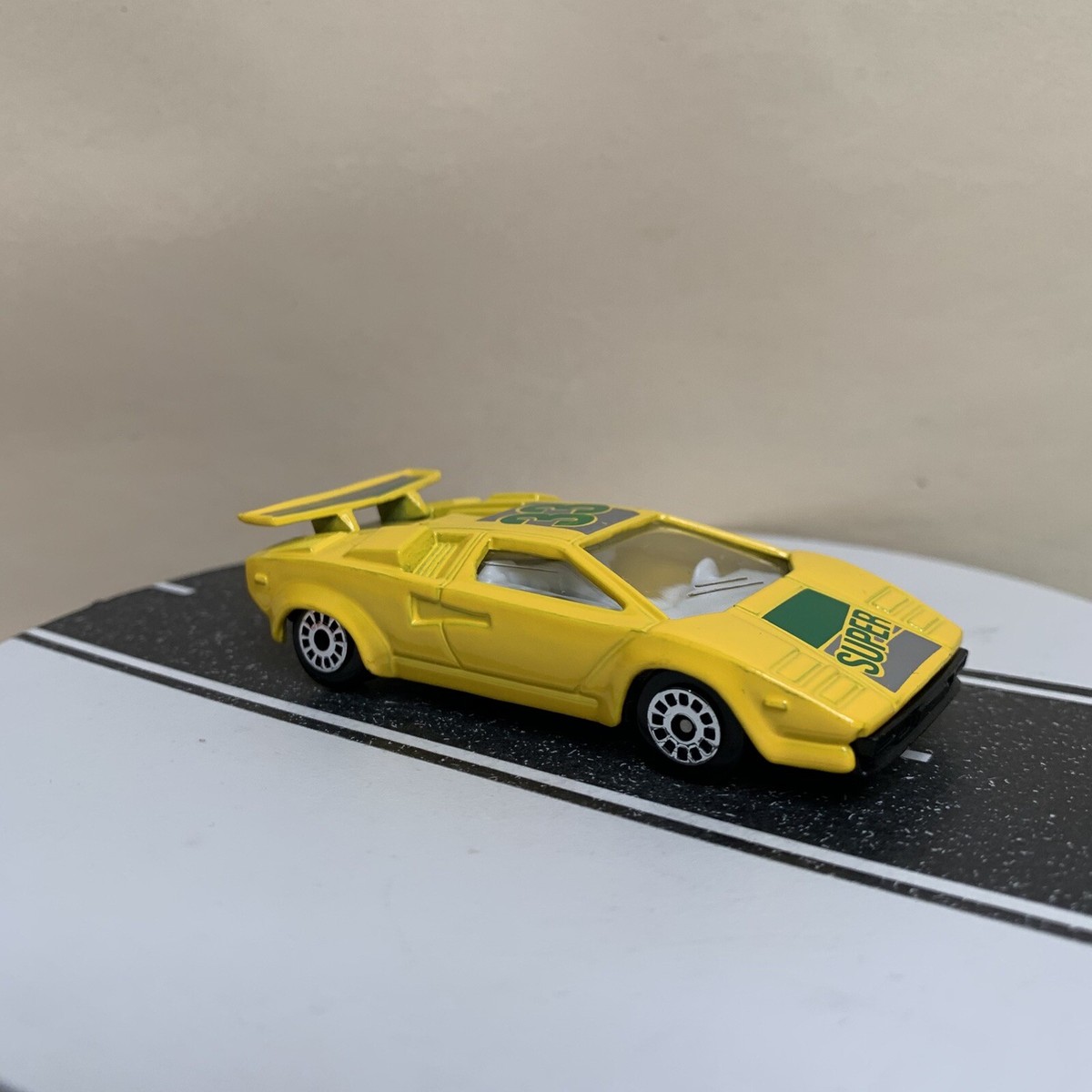 Unbranded Diecast 1985 Lamborghini Countach LP500S Yellow Super