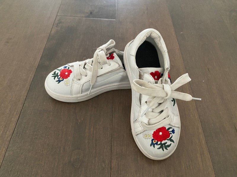 Rare!! White Leather Sneakers Shoes Embroidery Toddler Girl’s Sz 10/ 29cm Easter