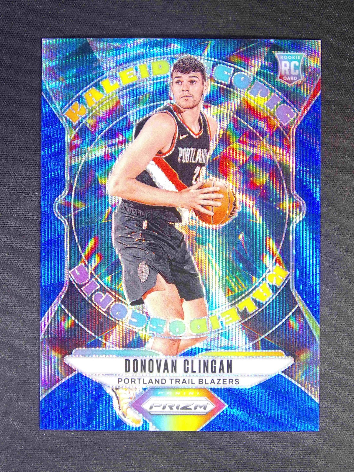 2024-25 Panini Prizm Donovan Clingan #18 RC Rookie Kaleidoscopic Blue Wave /175