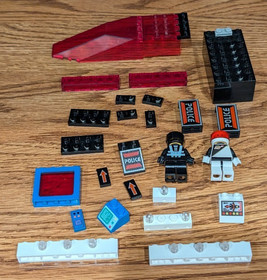 LEGO Space Police: SP-Striker (6781), complete, partial box, light system works