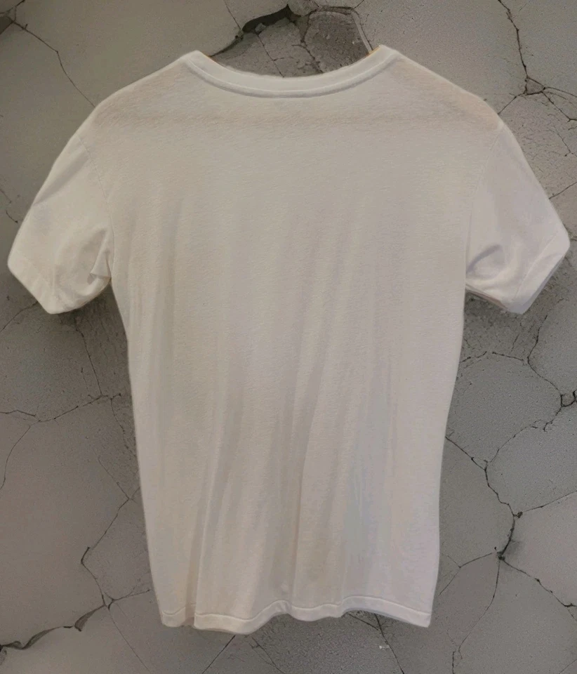 Camiseta Club Monaco Twist Front manga curta branca mistura de linho tamanho médio - Imagem 2 de 4