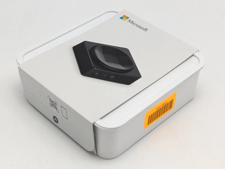 Microsoft Adaptive D-pad Button Black (J85-00001) Bluetooth & USB-C - Image 2 of 4