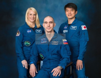 NASA EXPEDITION 49 CREW RUBINS IVANISHIN ONISHI 2016 8.5X11 PHOTO