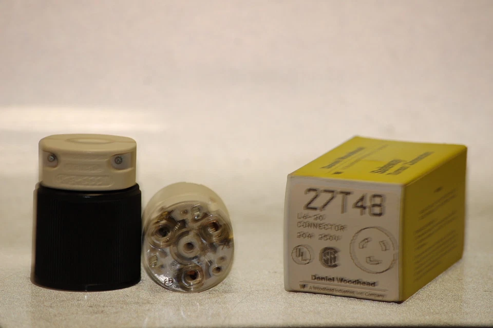 Conector Daniel Woodhead 27T48 Safeway Turnex L6-20 - NUEVO EN CAJA 20A 250V Foto 2 de 2