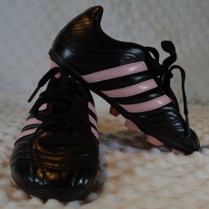 adidas traxion soccer