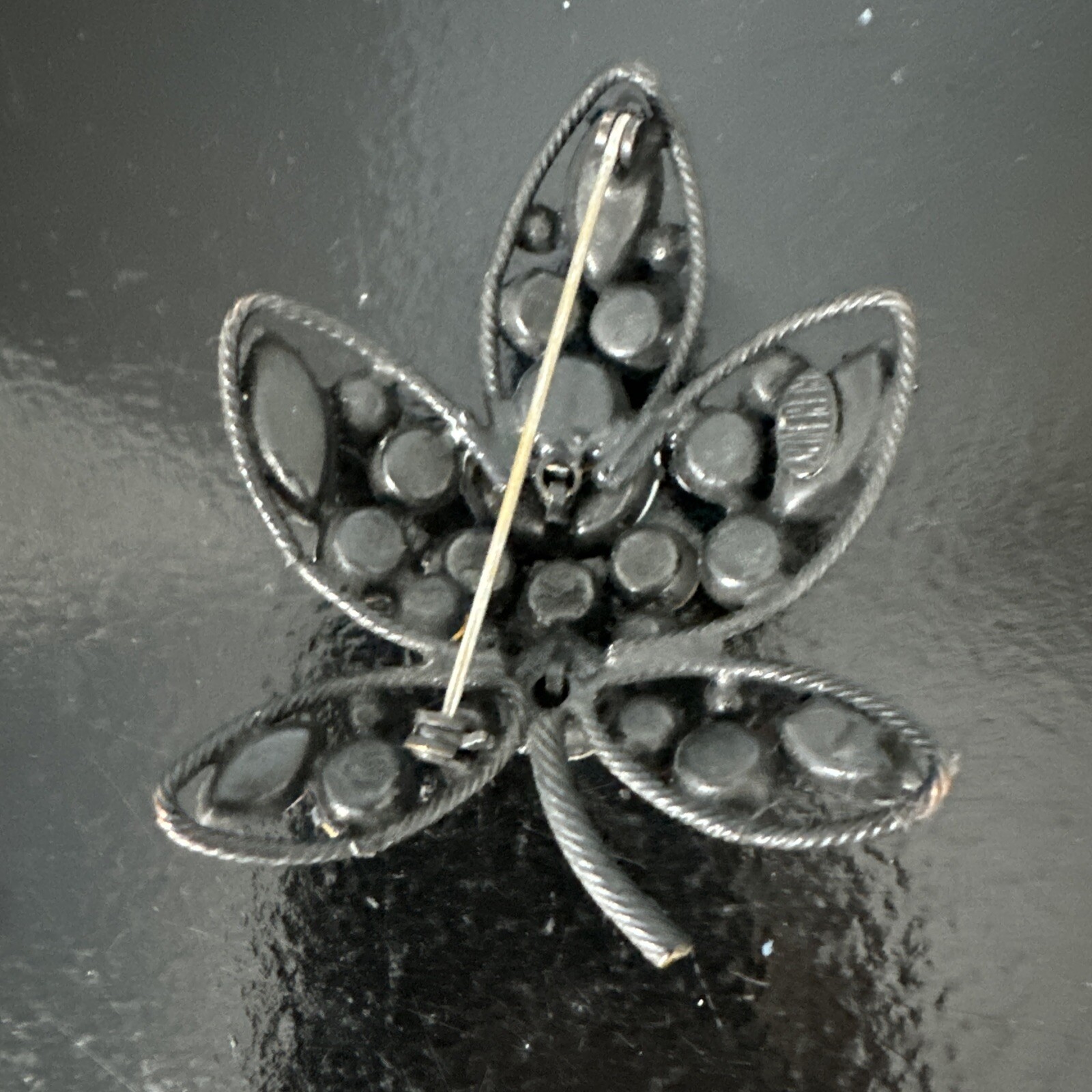 LARGE REGENCY SIGNED LEAF BROOCH  RHINESTONES - image 4