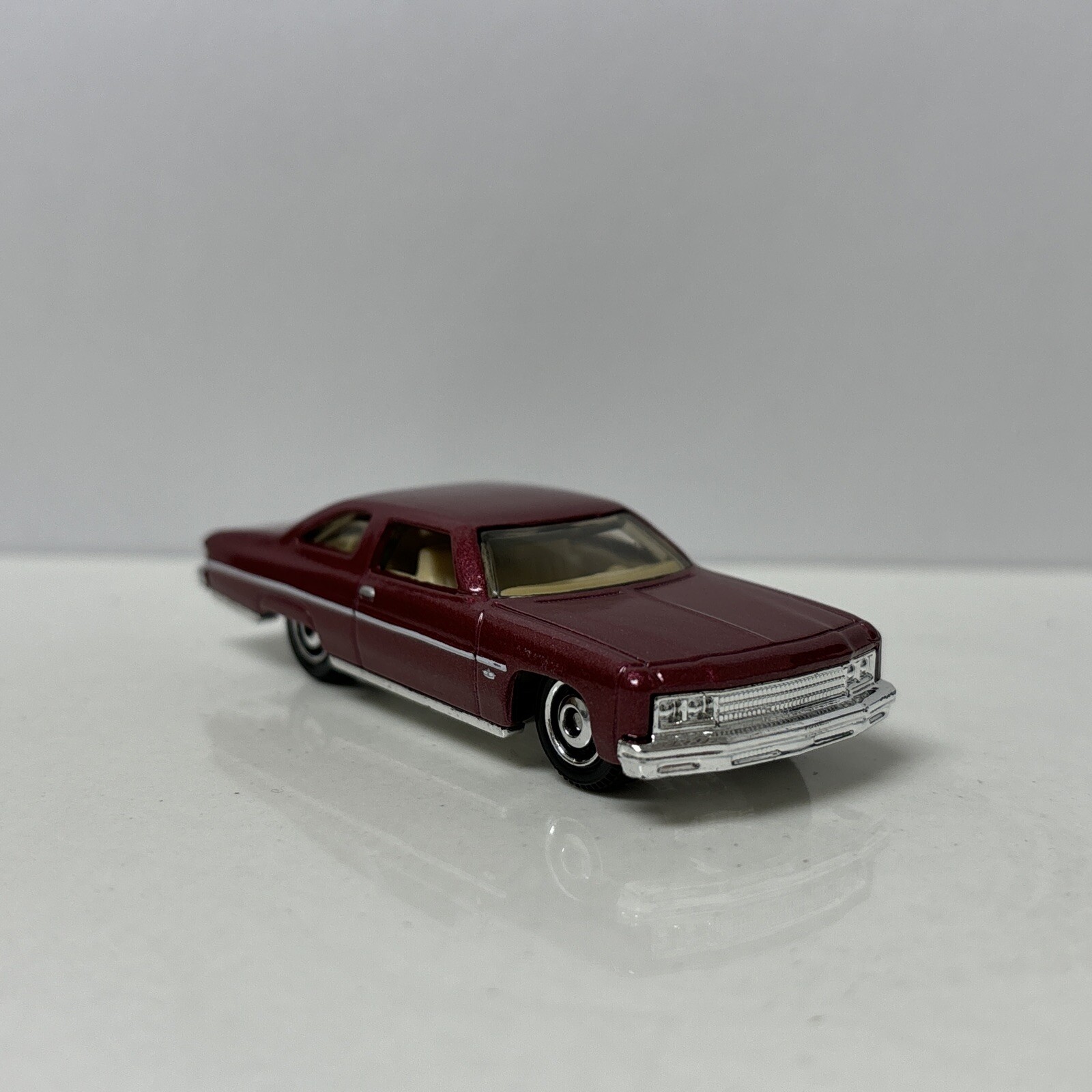 1975 75 Chevy Caprice Classic Collectible 1/64 Scale Diecast Diorama Model