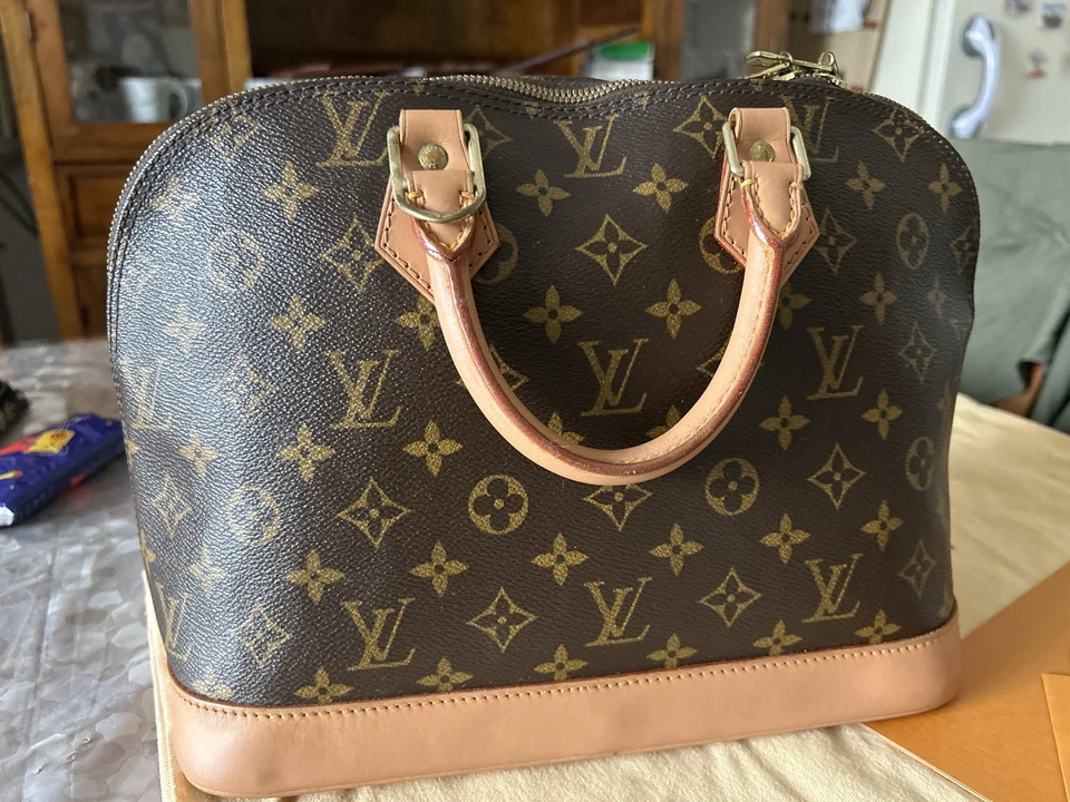 Louis Vuitton Alma, foto 4 di 5