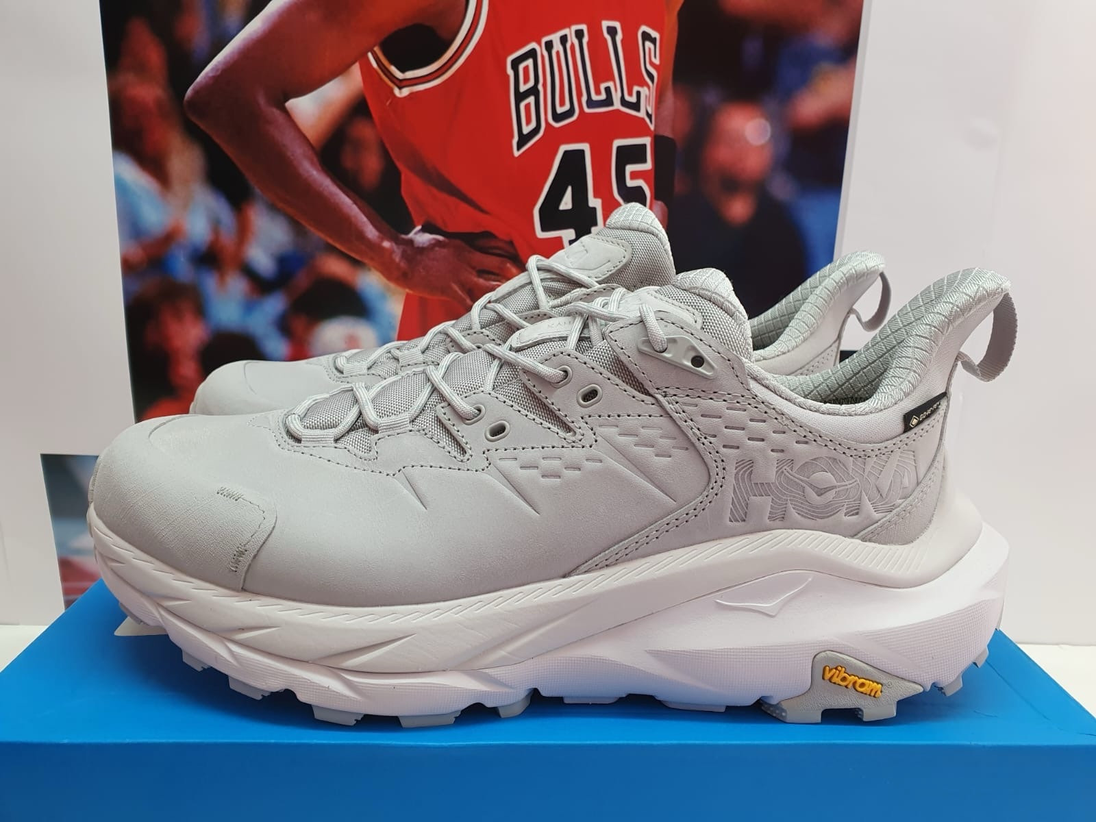 hoka all gender kaha low gore tex lunar rock white