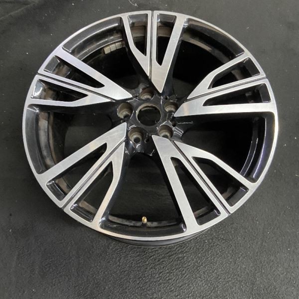 BMW i8 2014-2017 Rear Left Wheel Black P/N 56086206