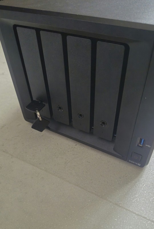Synology DiskStation DS918+ 4-Bay NAS Diskless Enclosure & Original PSU