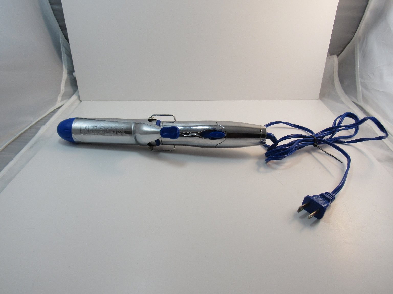 REVLON Perfect Heat Ceramic Curling Iron Chrome/Blue (Model RV035)