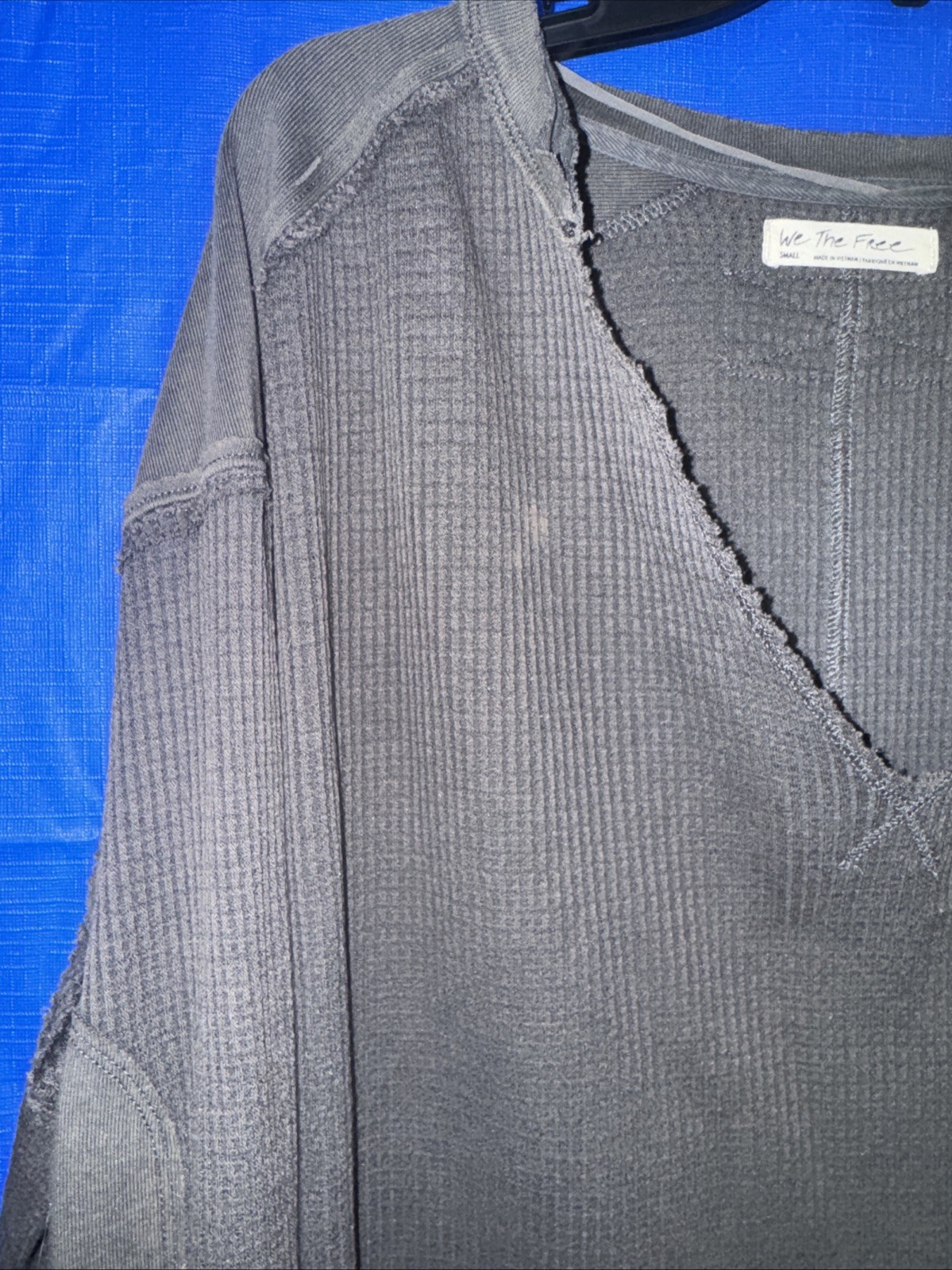 Free People We The Free Thermal Top Size Small V-Neck Waffle Knit Oversized #437