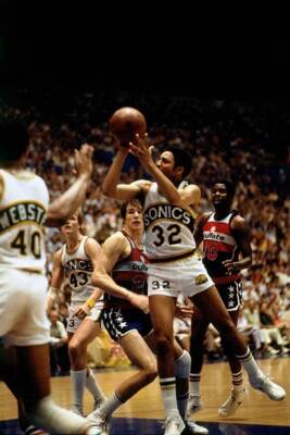 Fred Brown Of The Seattle Sonics Shoots Old Basketball Photo