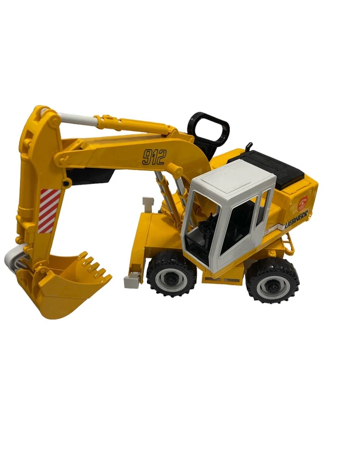 BRUDER 1/16 SCALE LIEBHERR 912 EXCAVATOR POWER SHOVEL Toy Digger Made In Germany - Image 3 of 4