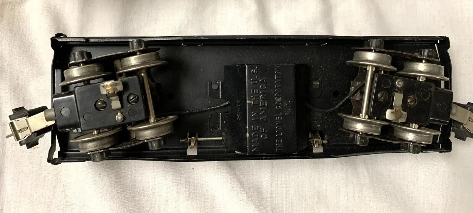 Lionel Trains Prewar 3811 Operating Lumber Car With 4 Logs eBay