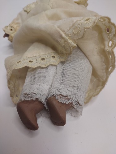 Vintage African American baby doll 11" Porcelain head, legs, arms. Bonnet & Gown - Picture 7 of 7