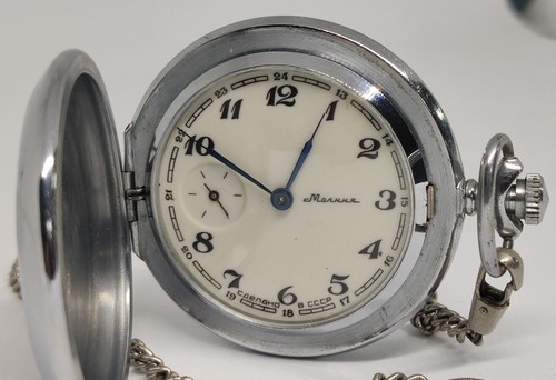 Mechanical pocket watch with a chain of the USSR MOLNIYA.Original. - Picture 2 of 4
