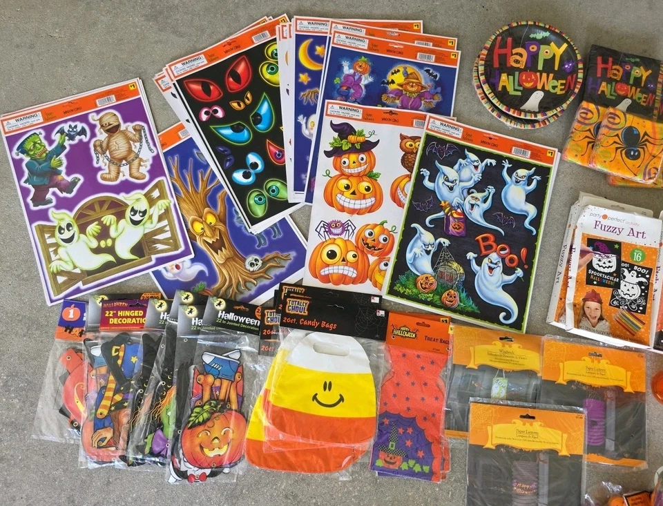 Lote de Halloween Suministros de Fiesta para Niños Truco o Trato Bolsas de Regalos Lápices para Maestros  Foto 2 de 4